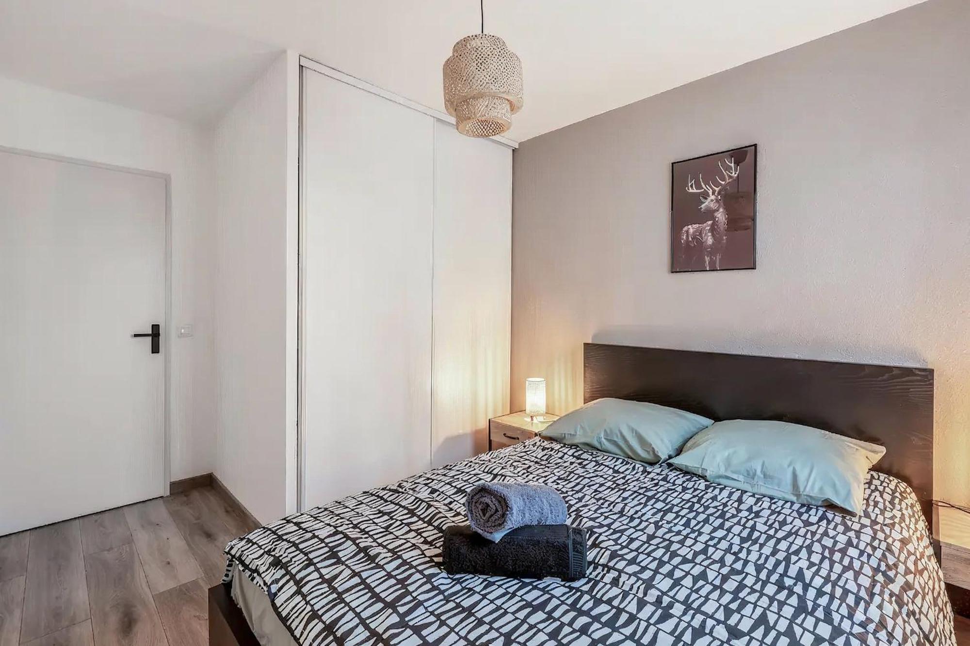 Superbe Appartement - Parking Gratuit - 4 Personnes Chambéry Eksteriør billede