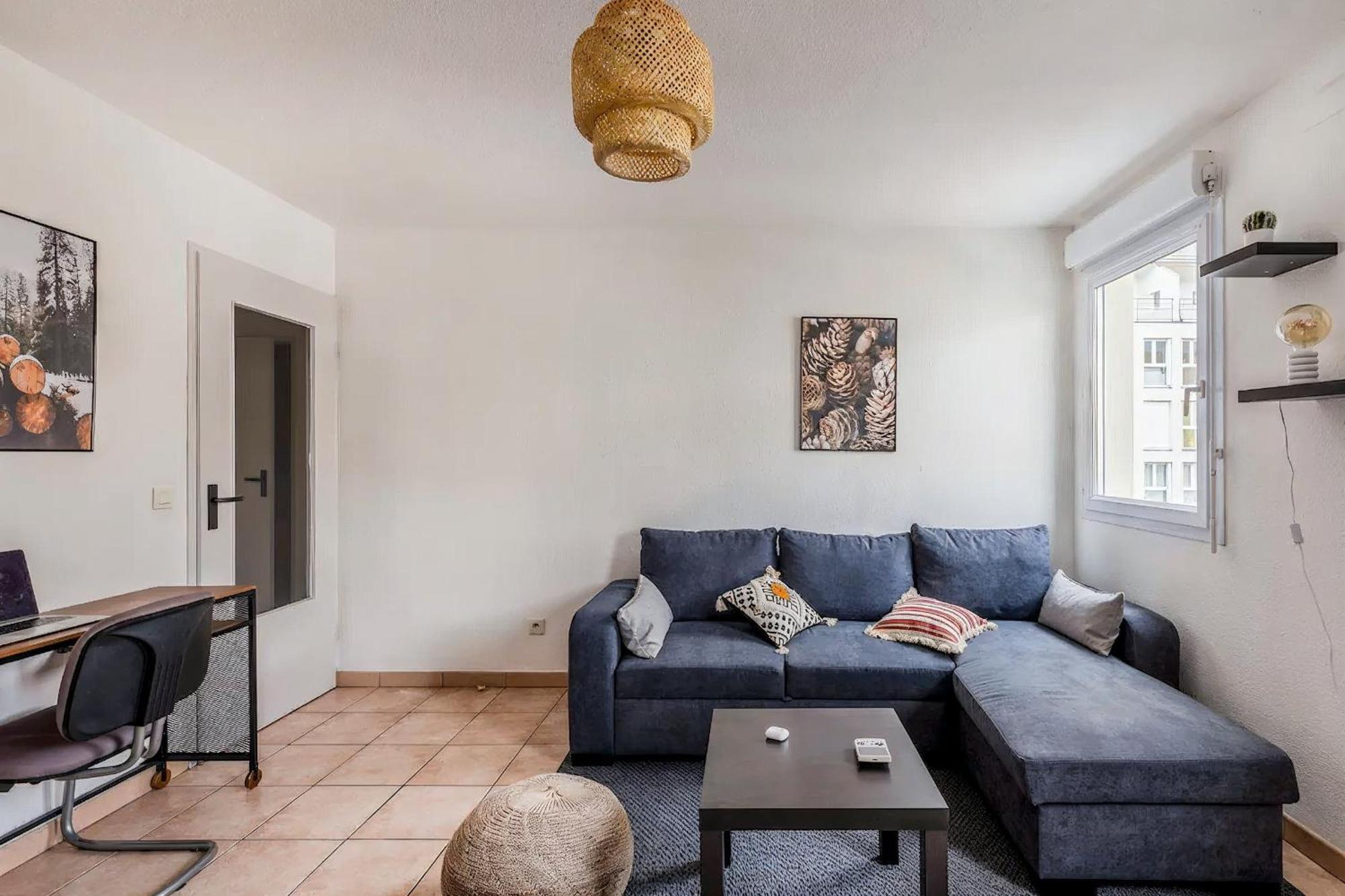 Superbe Appartement - Parking Gratuit - 4 Personnes Chambéry Eksteriør billede