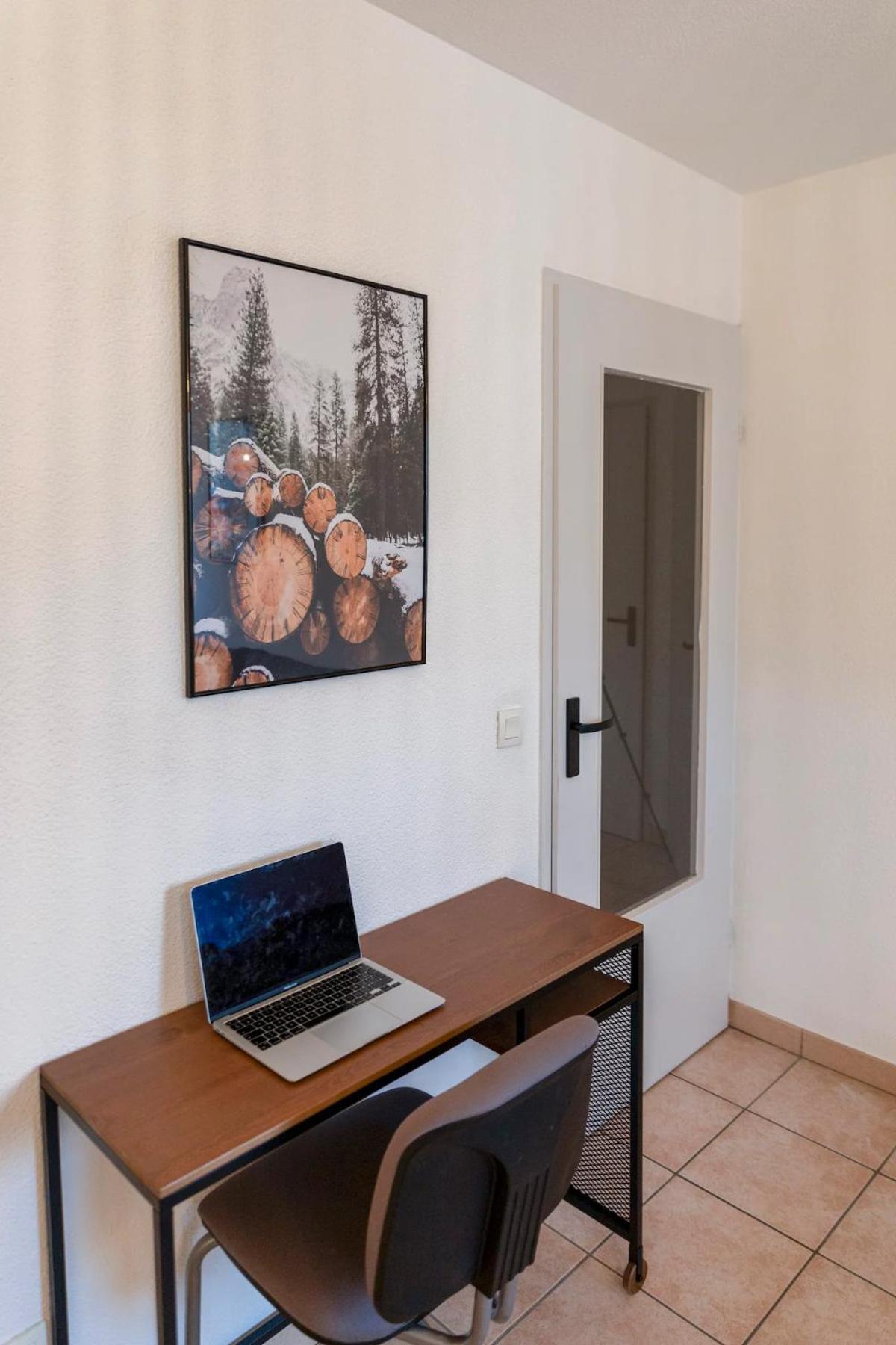 Superbe Appartement - Parking Gratuit - 4 Personnes Chambéry Eksteriør billede