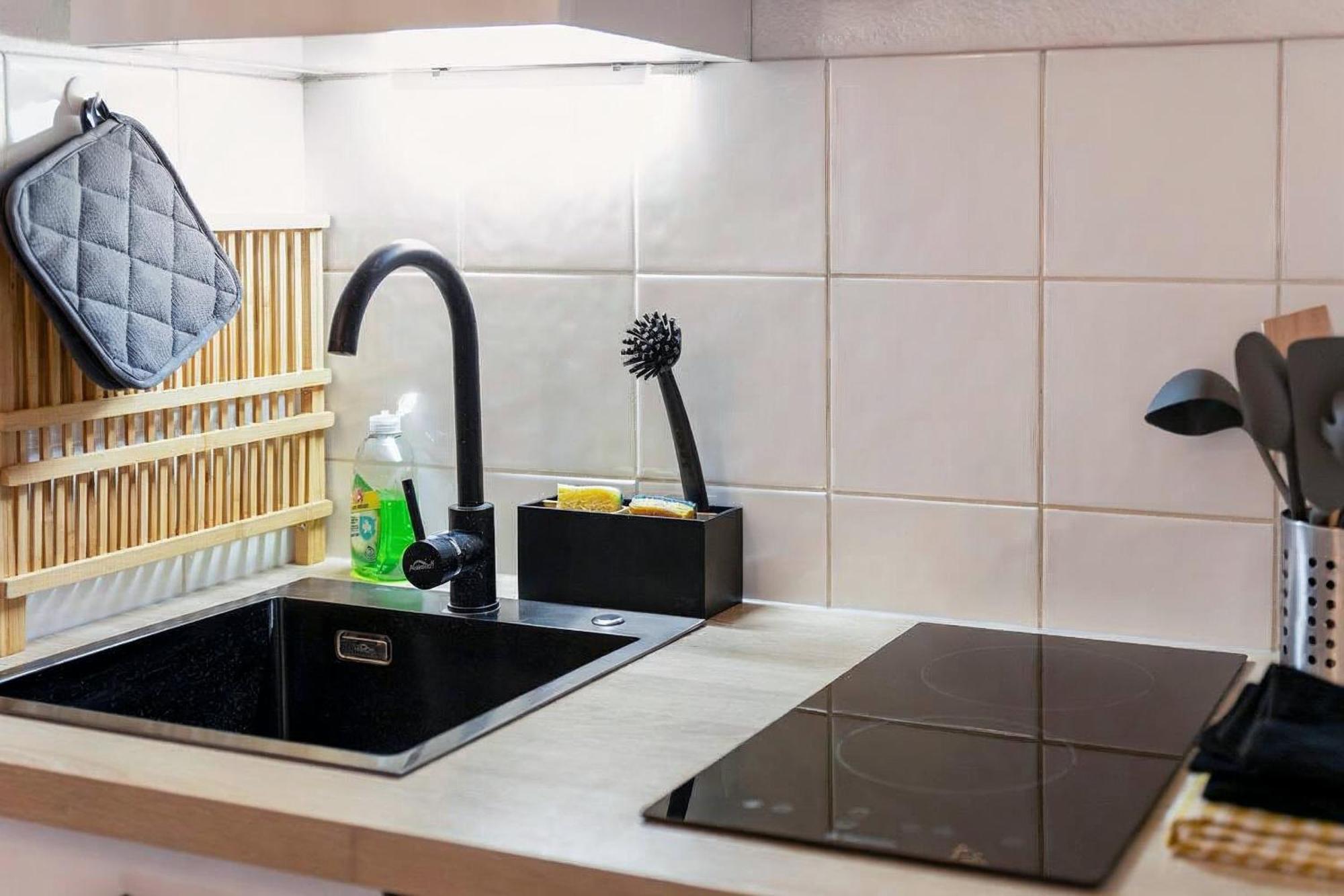 Superbe Appartement - Parking Gratuit - 4 Personnes Chambéry Eksteriør billede