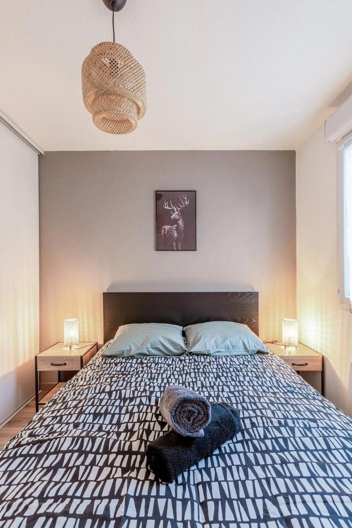 Superbe Appartement - Parking Gratuit - 4 Personnes Chambéry Eksteriør billede